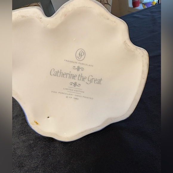 Franklin Mint Cathrine The Great Figurine / Porcelain Rococo Collectible - Picture 8 of 10